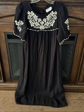 Old Navy Embroidered Midi Dress